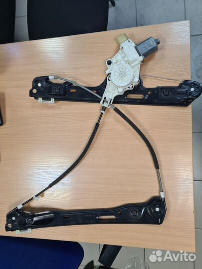 Стеклоподъемники передние BMW E87