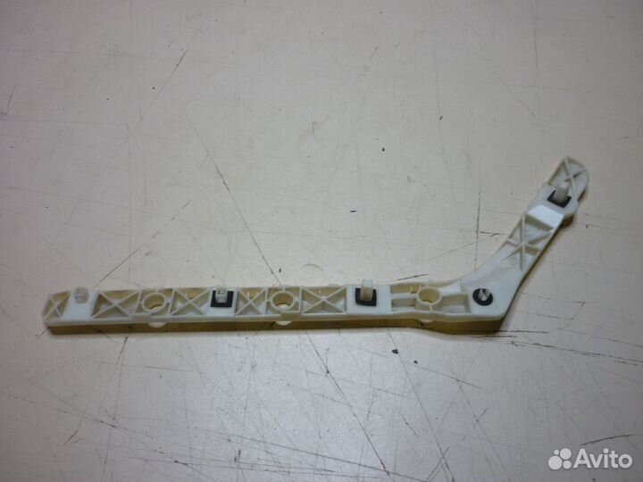 Кронштейн заднего бампера правый Almera G15 85226E