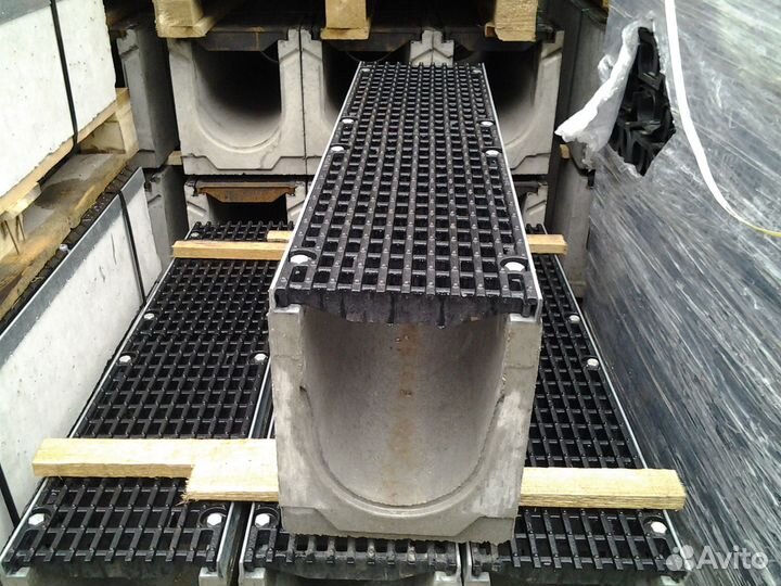 Лоток водоотводный DN200 чугунная решетка E600