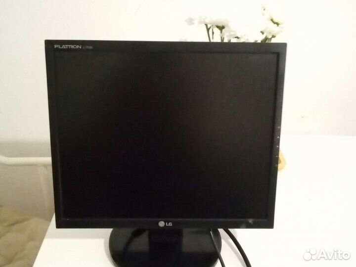 Монитор LG flatron L1753S