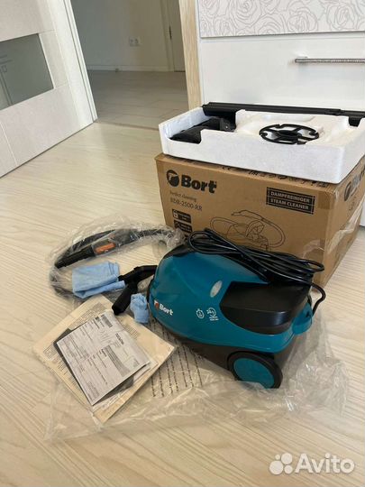 Пароочиститель Bort BDR-2500-RR