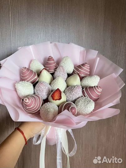 Клубника в шоколаде букет