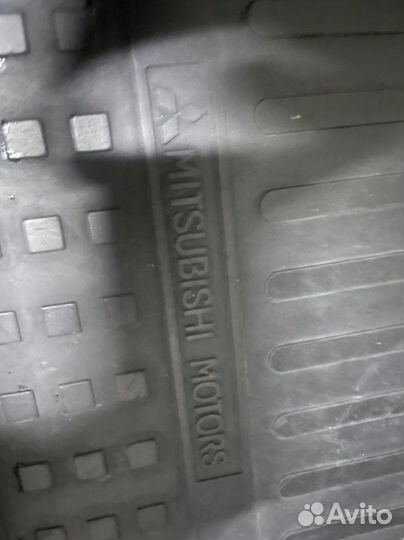 Автомобильные коврики outlander