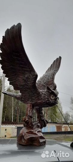 Резное панно из дерева