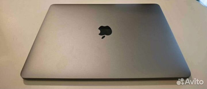 Macbook PRO 2017 touch bar 512GB i5 ram 8Gb