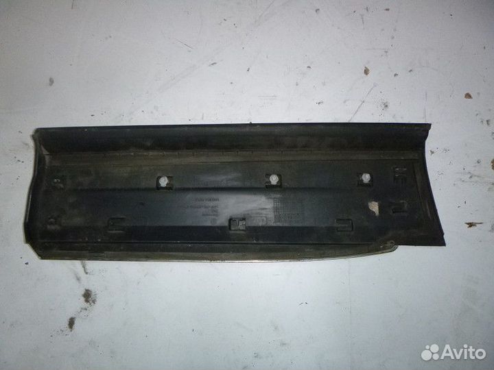 Накладка задней левой двери Volkswagen tiguan 2011