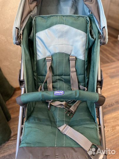 Прогулочная коляска chicco