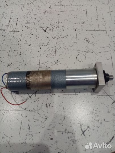 Электродвигатель для поделок 24 вольта