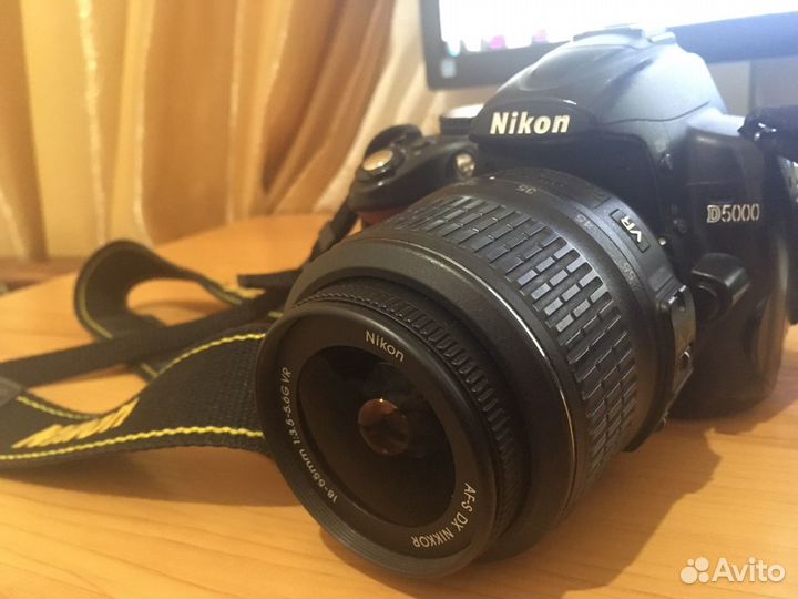 Фотоаппарат зеркальный