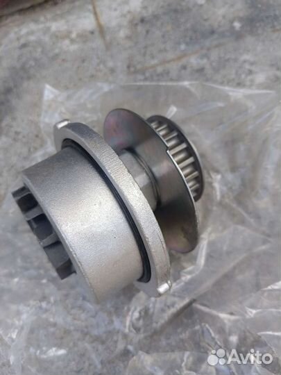 Водяной насос, (Помпа ) для Opel