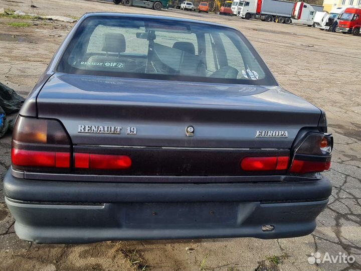 Крышка багажника Renault 19 Рено 19 1.4л