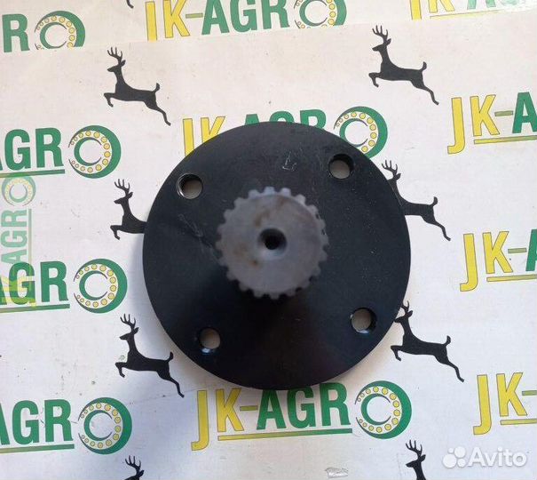Фланец John Deere новый L152143