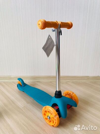 Самокат детский трехколесный. Новый