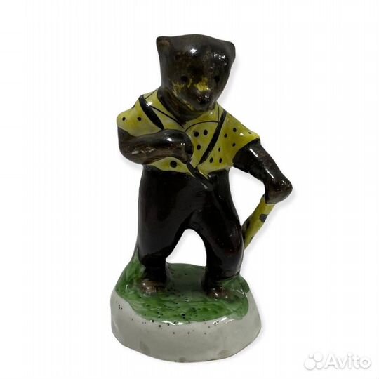 Статуэтка медведь с коробом фарфор СССР бронницы