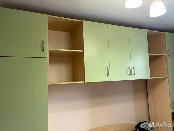 Набор мебели в детскую комнату