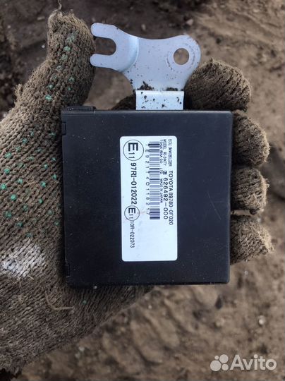 Блок иммобилайзера toyota corolla verso