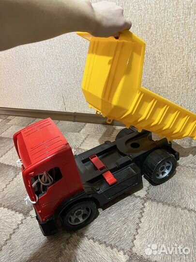 Машинка самосвал