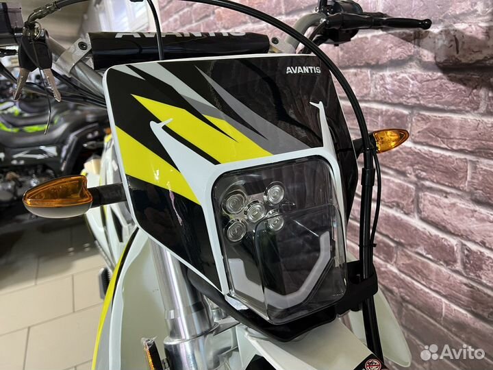 Кросс эндуро Avantis FX 250 с птс (2023)