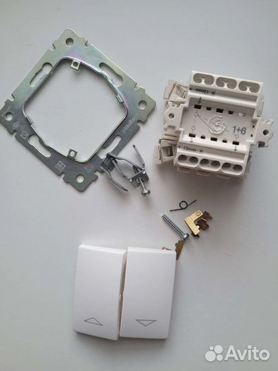 Выключатель шторы белый 774404 Legrand