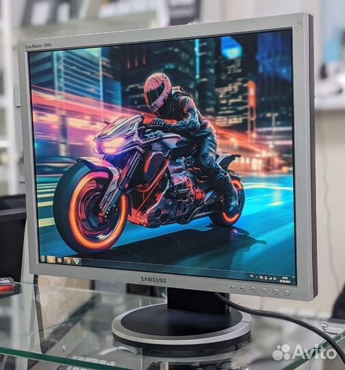 Монитор Samsung SyncMaster 204B