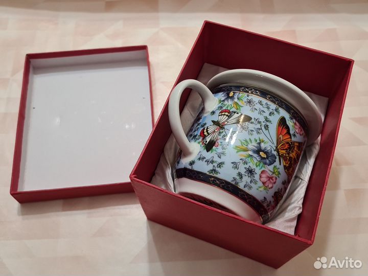 Новая кружка с аварочной колбой в коробке. Подарок