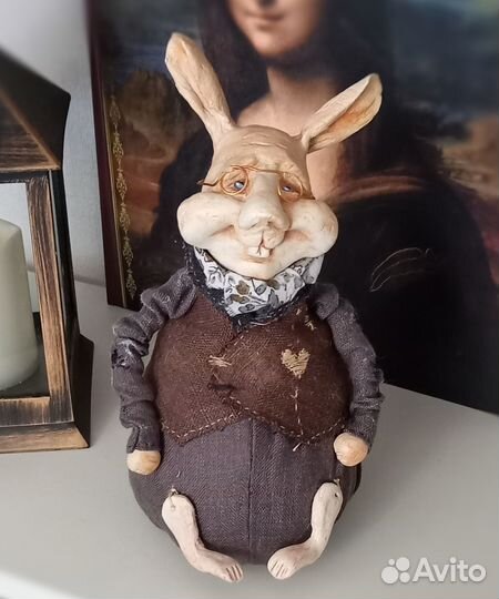 Кролик Библиотекарь из полимерной глины