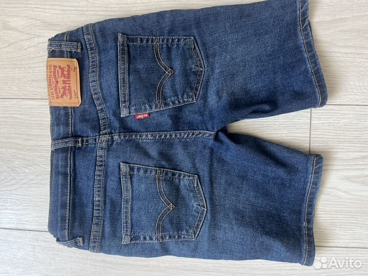 Джинсовые шорты levis