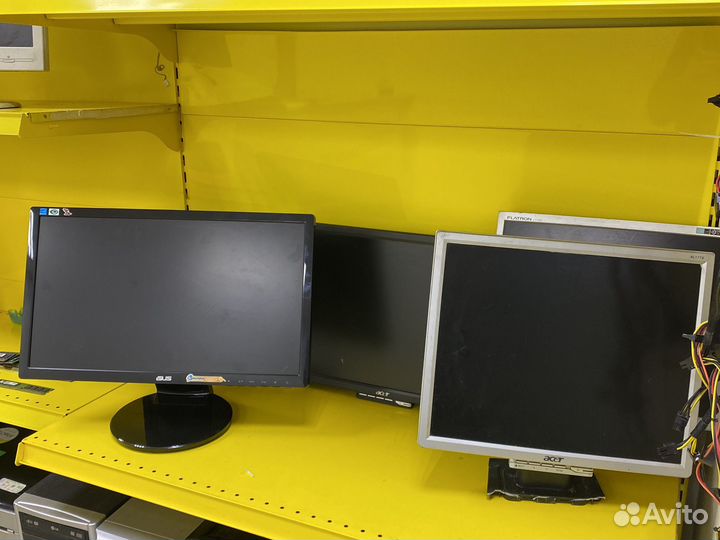 Мониторы в ассортименте
