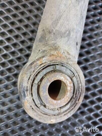 Стойка заднего стабилизатора