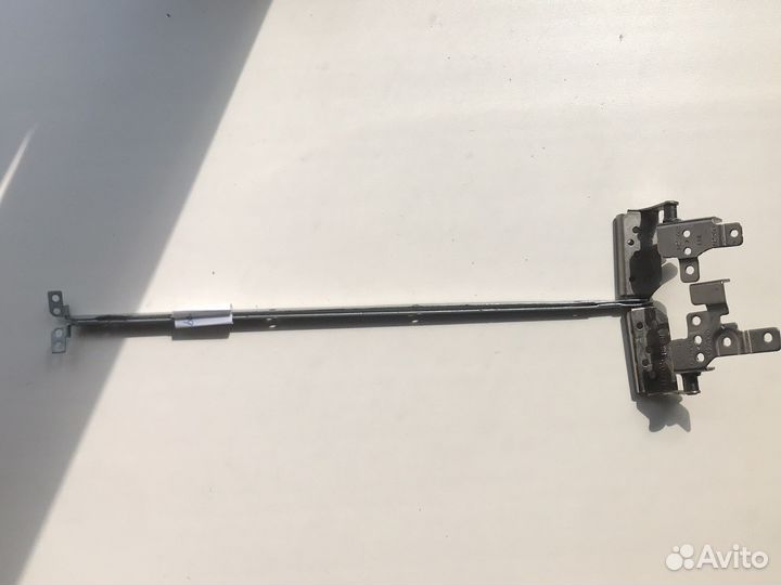 Петли для ноутбука Toshiba Satellite L675d