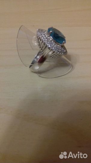 Кольцо с голубым топазом