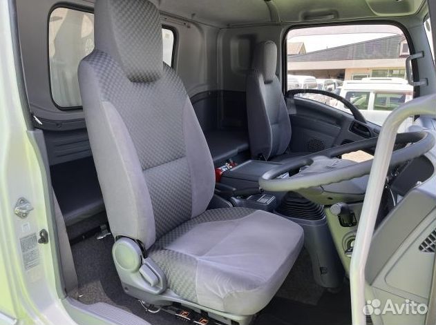 Промтоварный фургон Isuzu Forward (F-Series), 2015