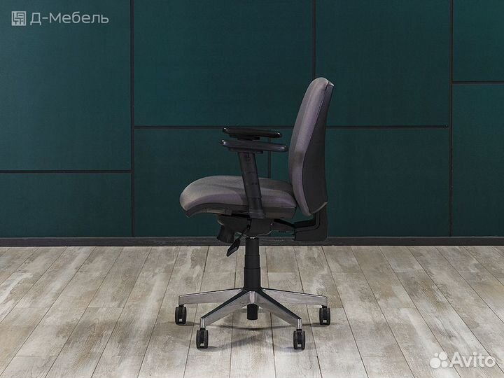 Офисное кресло для менеджера AOF Италия