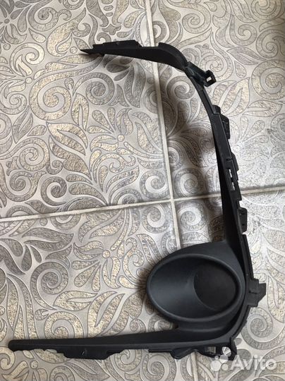 Накладка противотуманной фары тойота оригинал