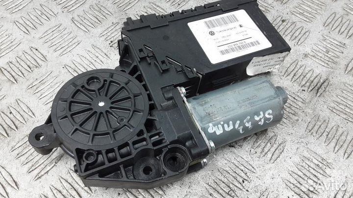 Моторчик стеклоподъемника Volkswagen Touareg