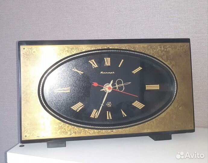 Часы настольные янтарь. СССР