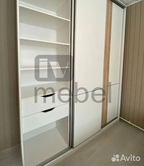 Распашной шкаф