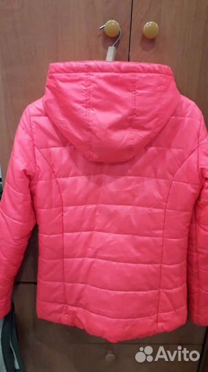 Продам куртку для девочки