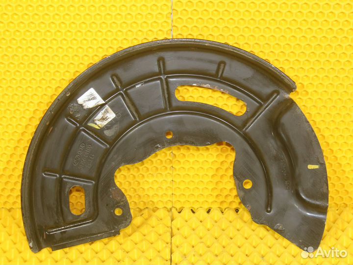 Пыльник тормозного диска передний Kia Optima 4