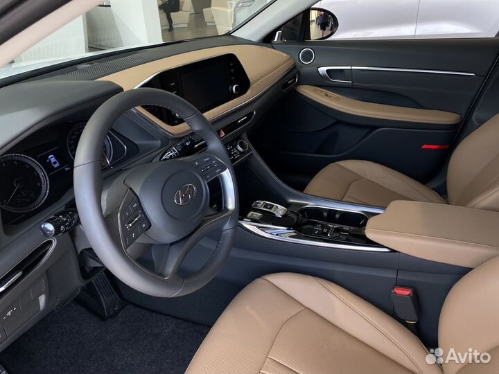 Hyundai Sonata 2.0 AT, 2022