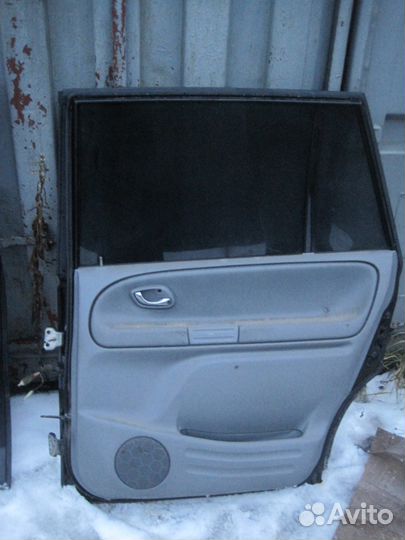 Suzuki Grand Vitara XL-7 дверь задняя правая