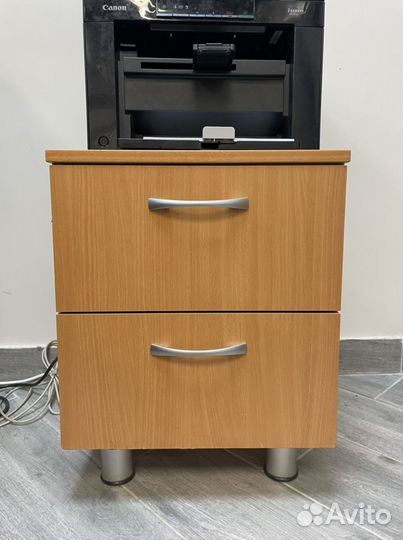 Тумба на ножках