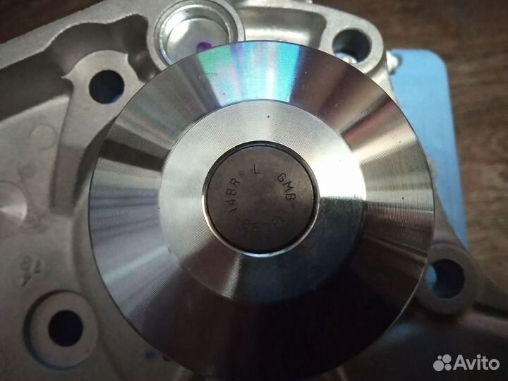 Помпа Тойота королла,авенсис 2.0 d4d 2003