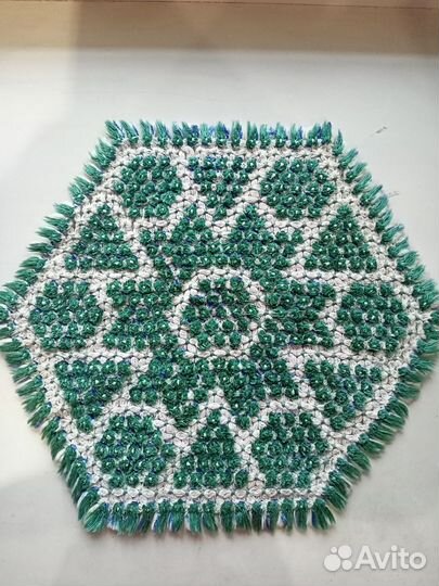 Салфетка старинная,связ-ая на 6-и угольной рамке