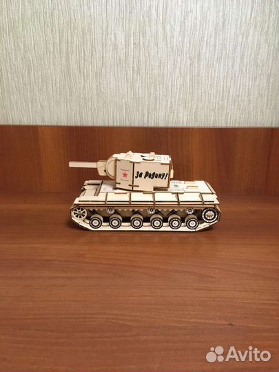 Модель Танк деревянный