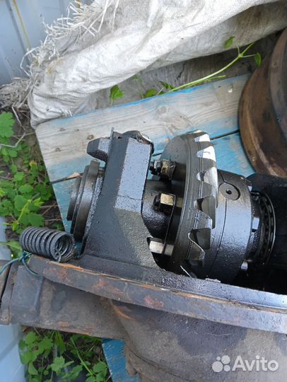 Продам редуктор и полуося от заднего моста маз