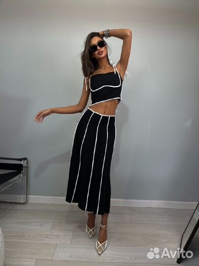 Красный летний костюм