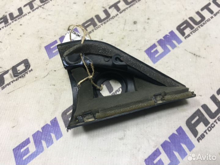 Уголок двери левой внутренний Форд Фьюжен