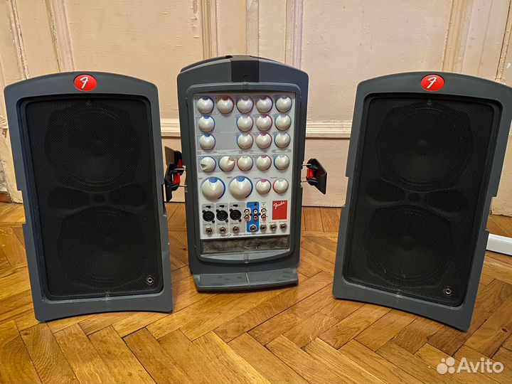 Fender passport p-150