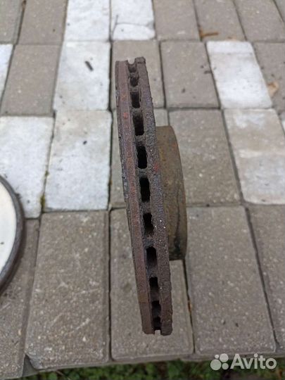 Передние тормозные диски Nissan note E11